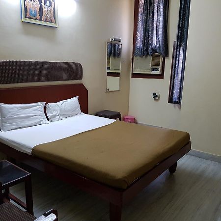 Hotel Sri Sai Residency Tirupati Zewnętrze zdjęcie