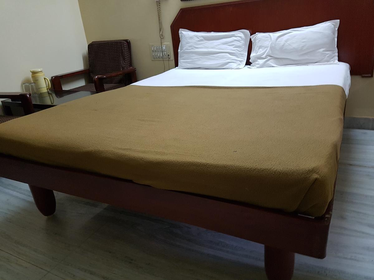 Hotel Sri Sai Residency Tirupati Zewnętrze zdjęcie